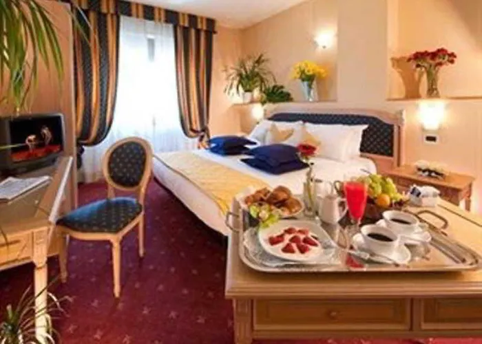 C-外交官酒店 酒店